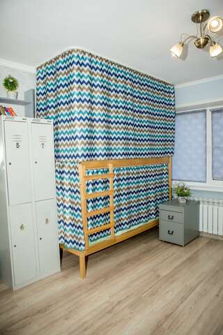 Гостиница Koenig Hostel Калининград Спальное место на двухъярусной кровати в общем номере для мужчин-4